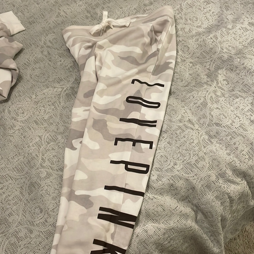PINK VS brand cotton fleece high rise jogger in light gray camo
